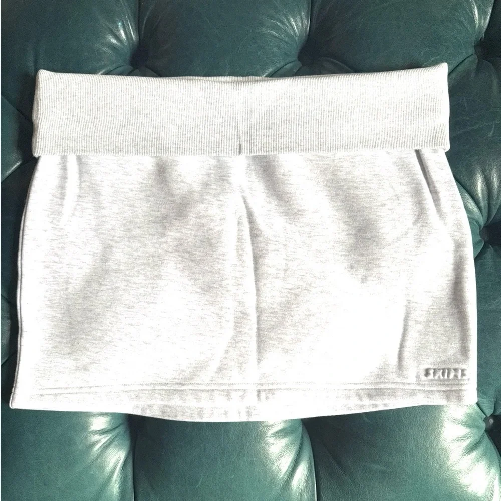 SKIMS Foldover Mini Skirt in Light Heather Grey, size M - Picture 3 of 4